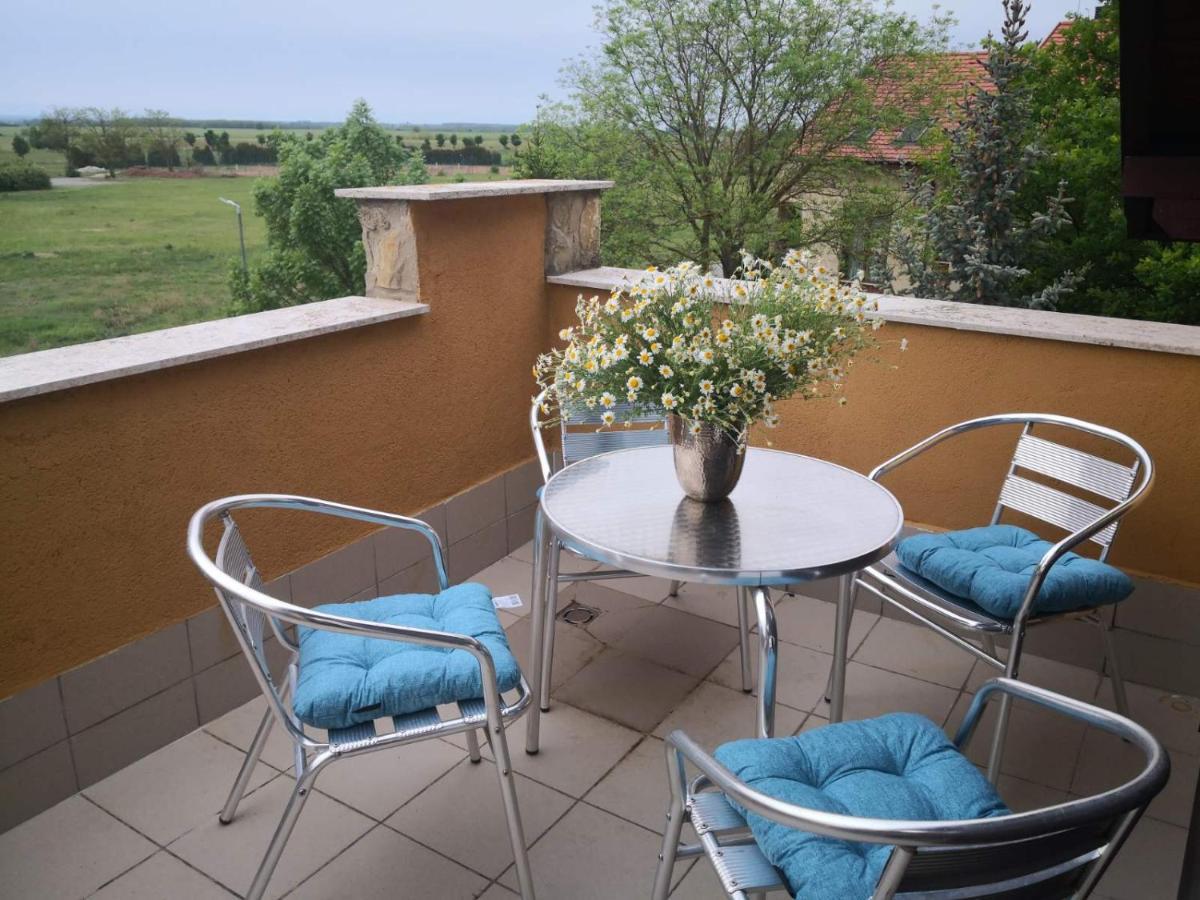 Kamilla Apartman Villapark Bük Buitenkant foto